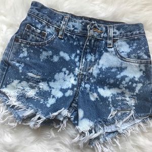 Levi’s Cut-Off Shorts